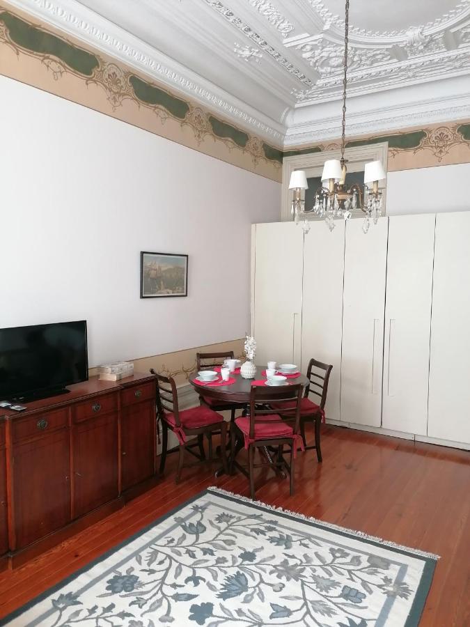 Апартаменты Alvares Cabral Apartamento B Порту Экстерьер фото